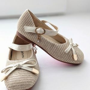 BRAND NEW Toddler Girl Gold and Cream Dress Shoes Size 10